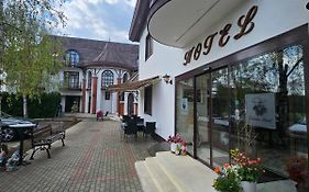 Karikas Hotel